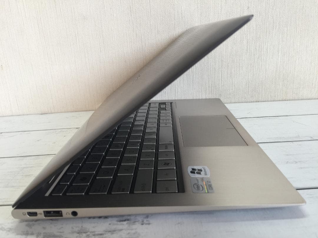 ASUS UX21E 11.6 型 薄い・軽い/SSD/Office/Win11