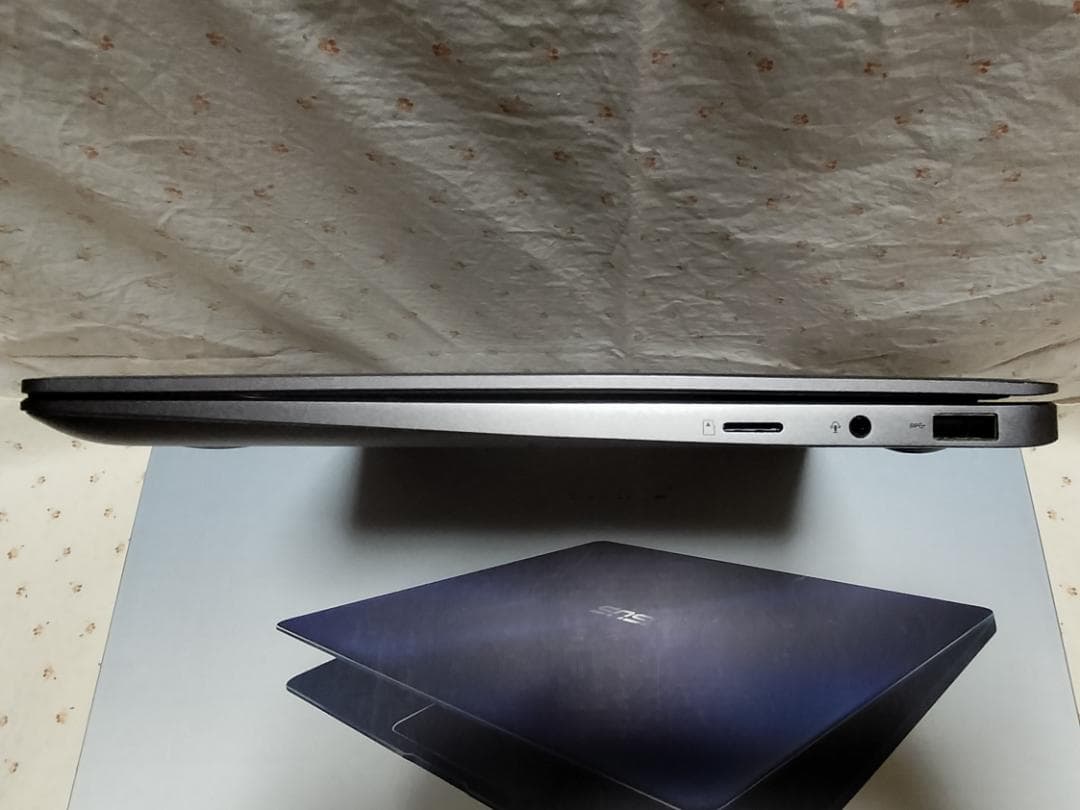 【ASUS ZenBook 13 UX331UN（13.3型、i5、8GB)】