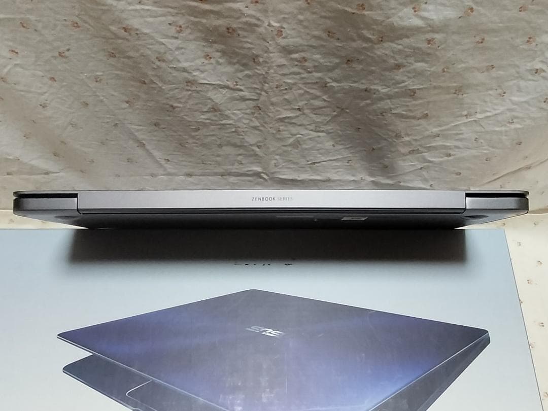 【ASUS ZenBook 13 UX331UN（13.3型、i5、8GB)】