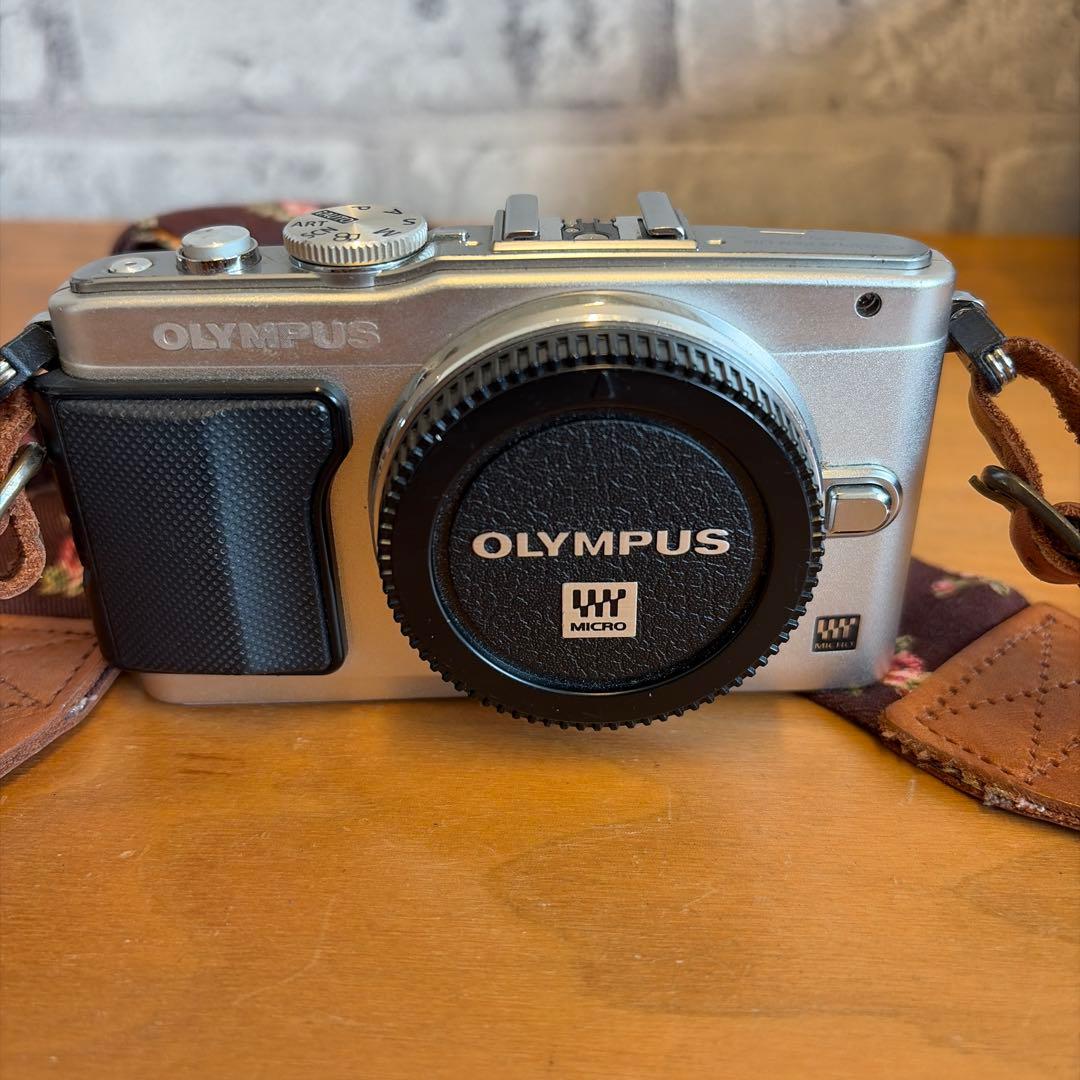 OLYMPUS ミラーレスカメラ ボディのみ　4台セット