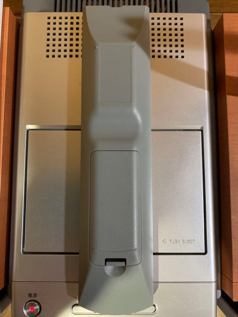 SONYミニコンポ CD・MD・テープ・ラジオ・ウォークマン対応（リモコン付き）