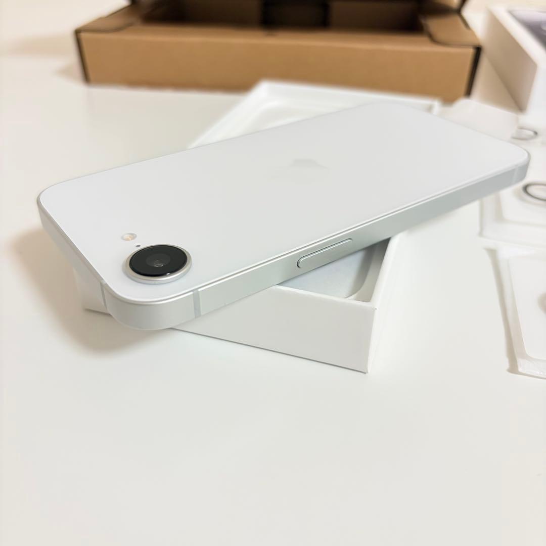 残債なし iPhone 16e 128GB ホワイト SIMフリー 新品ケース