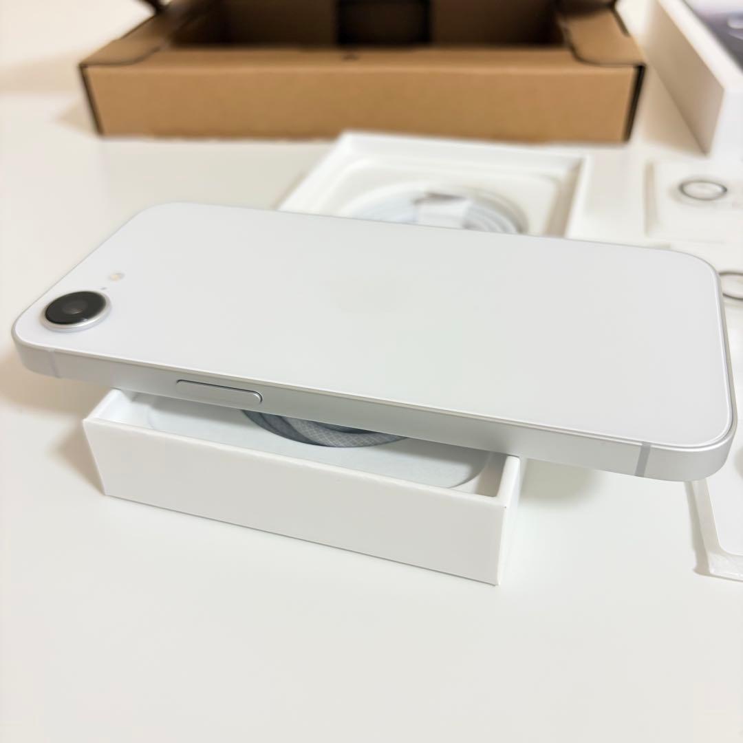残債なし iPhone 16e 128GB ホワイト SIMフリー 新品ケース