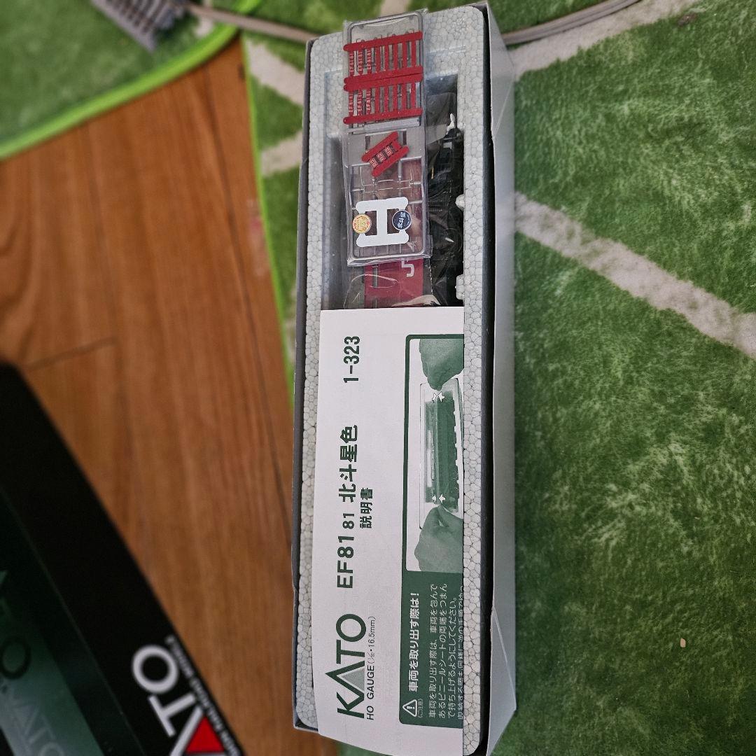 HOゲージKATO‥EF81北斗星カラー1両と客車基本セット4両+1両合計6両