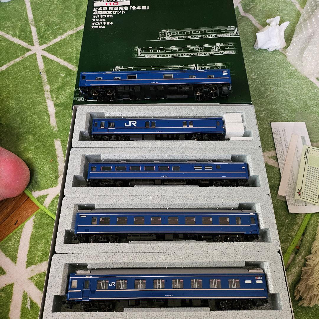 HOゲージKATO‥EF81北斗星カラー1両と客車基本セット4両+1両合計6両