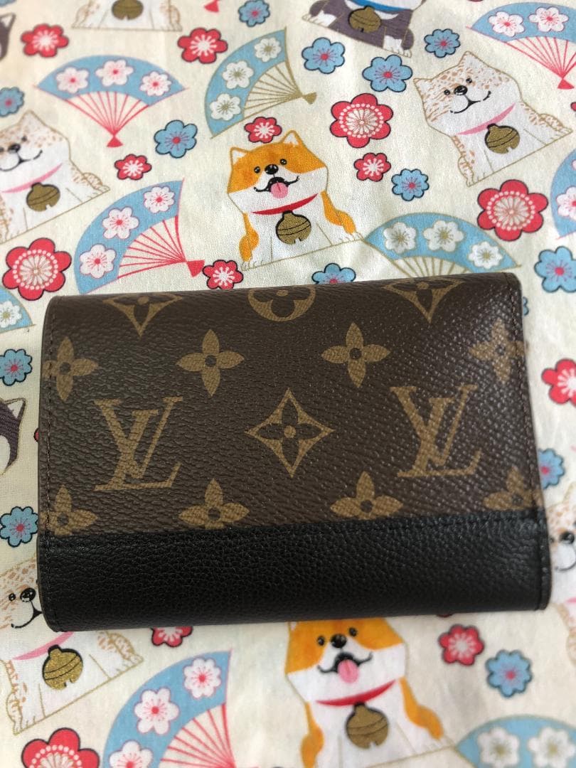 三つ折り財布　レザー　ブラウン　LVlogo　ゴールドロック　上品　バッグ　男女