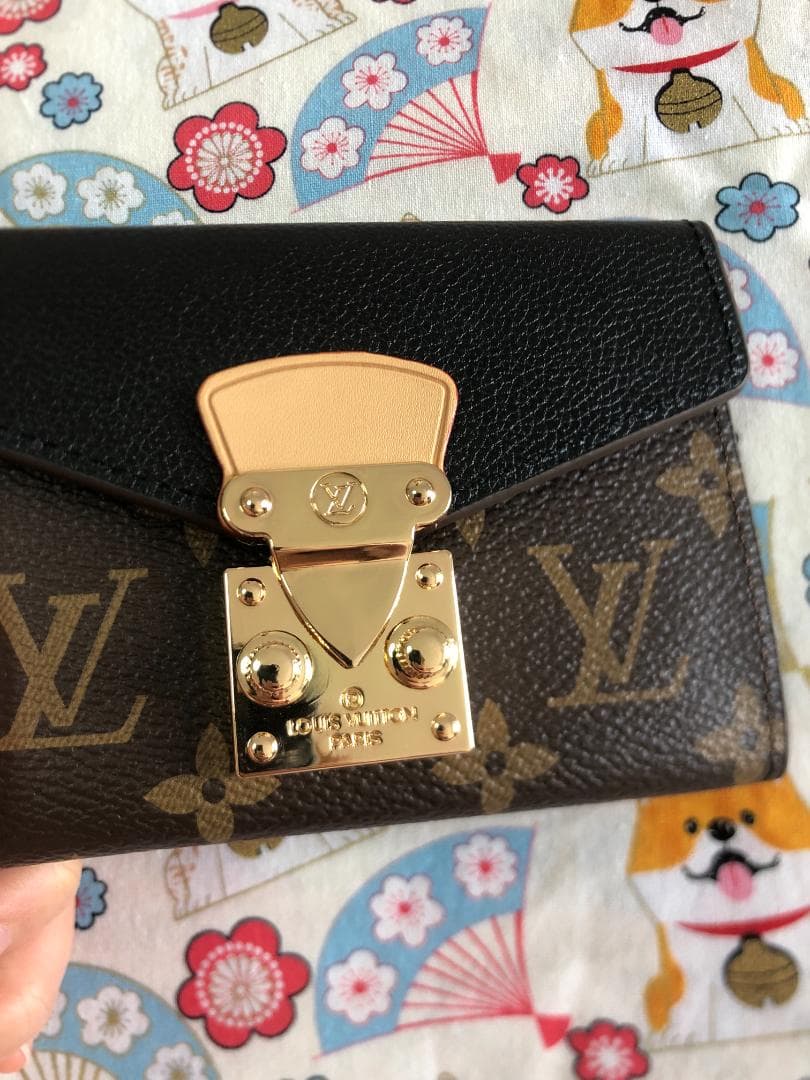 三つ折り財布　レザー　ブラウン　LVlogo　ゴールドロック　上品　バッグ　男女