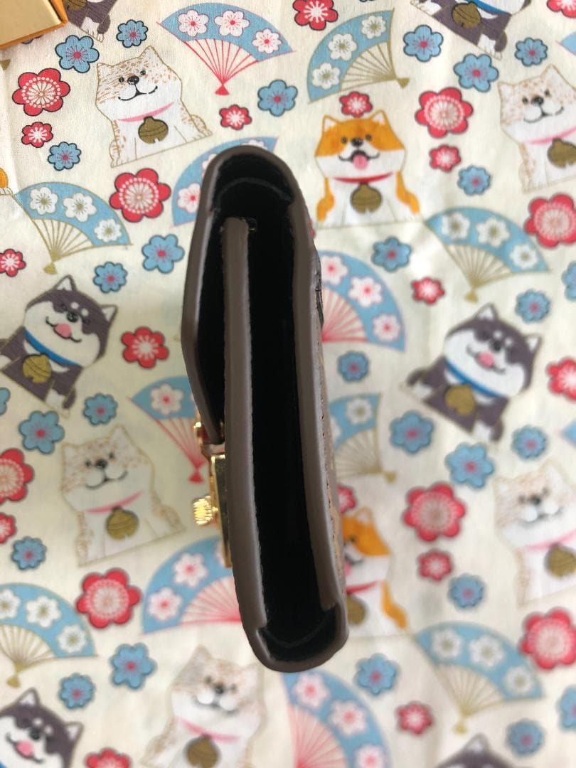三つ折り財布　レザー　ブラウン　LVlogo　ゴールドロック　上品　バッグ　男女