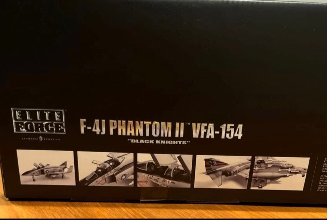 童友社1/32 エリートフォースF-4J ファントムII ブラックナイツbbi
