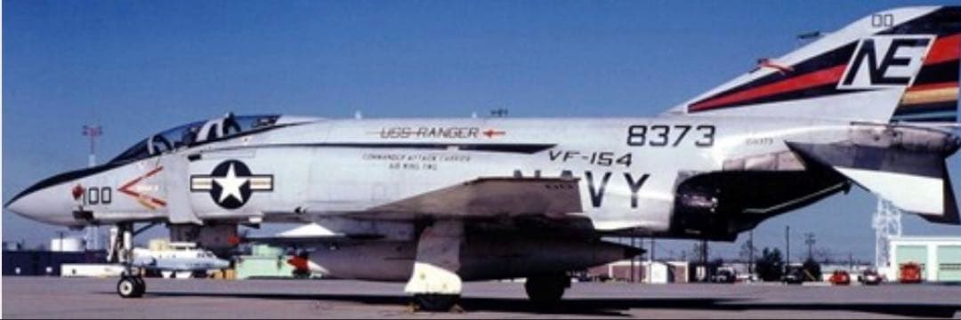 童友社1/32 エリートフォースF-4J ファントムII ブラックナイツbbi