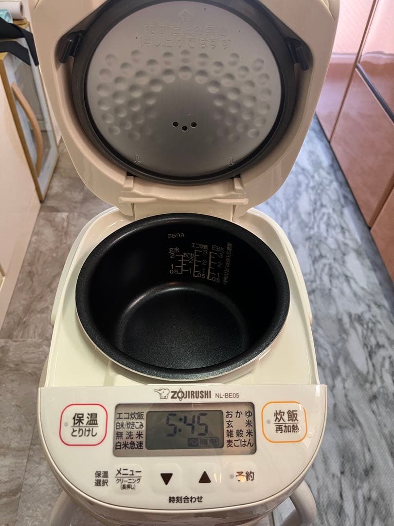 象印　Zojirushi nl-be05 白　炊飯器　3合