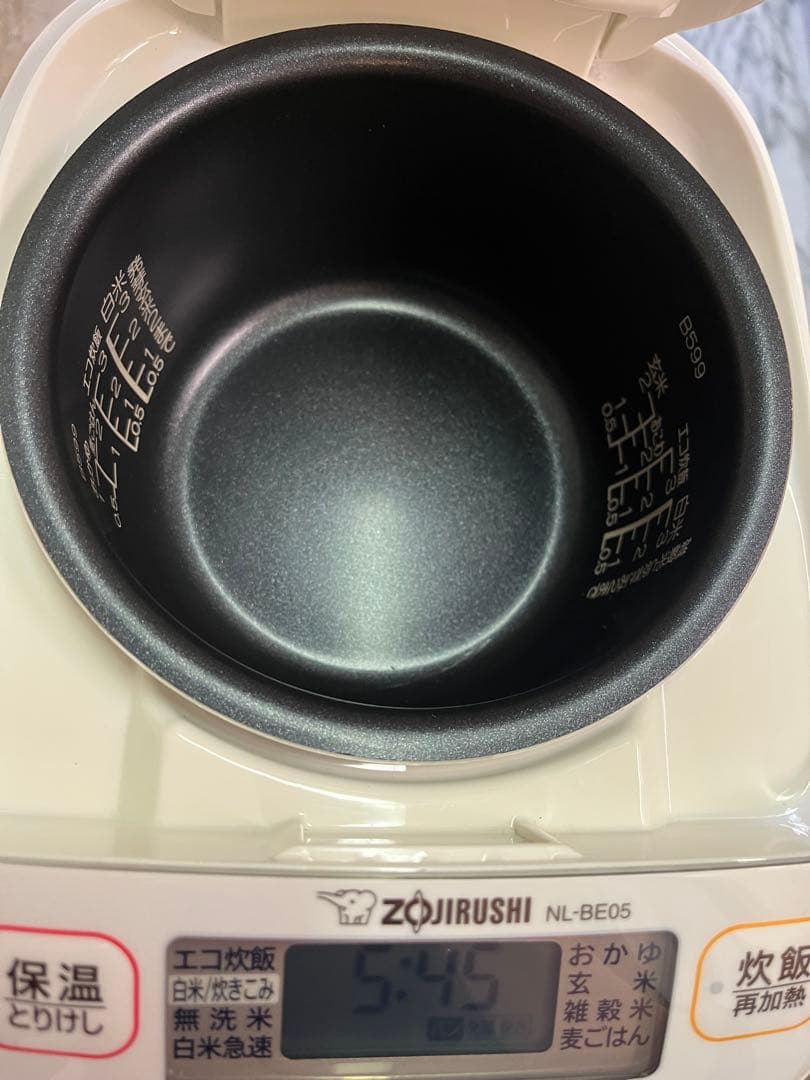 象印　Zojirushi nl-be05 白　炊飯器　3合