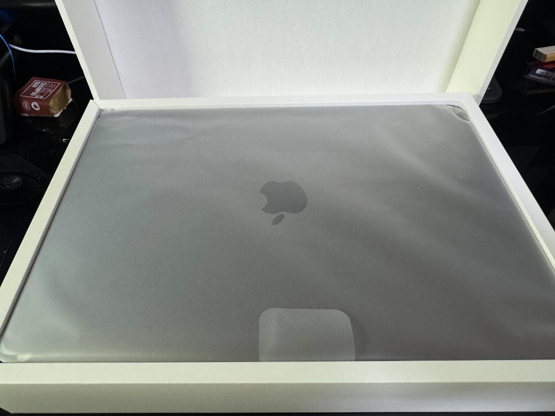 MacBook Pro 13.3インチCore i7 32GB 1TB SSD