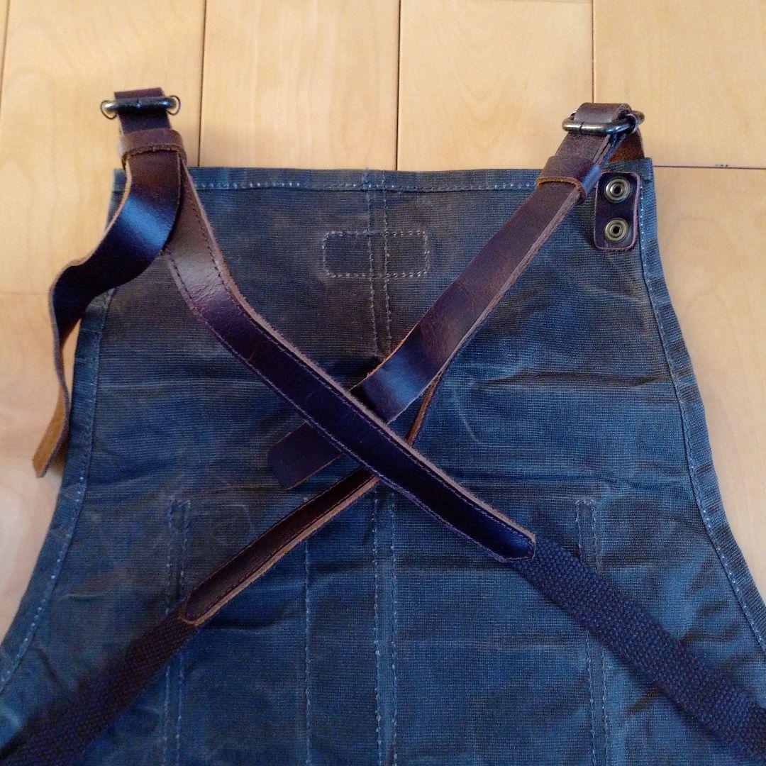 ワックスキャンバス製ダークグレーエプロン