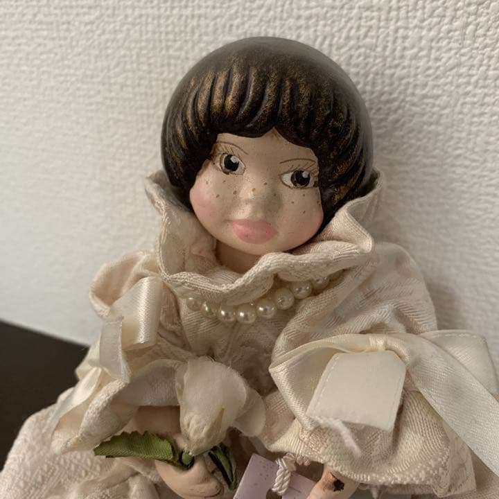 置物 COUNTESS LENE THUN CERAMIC DOLL/FIGURINE