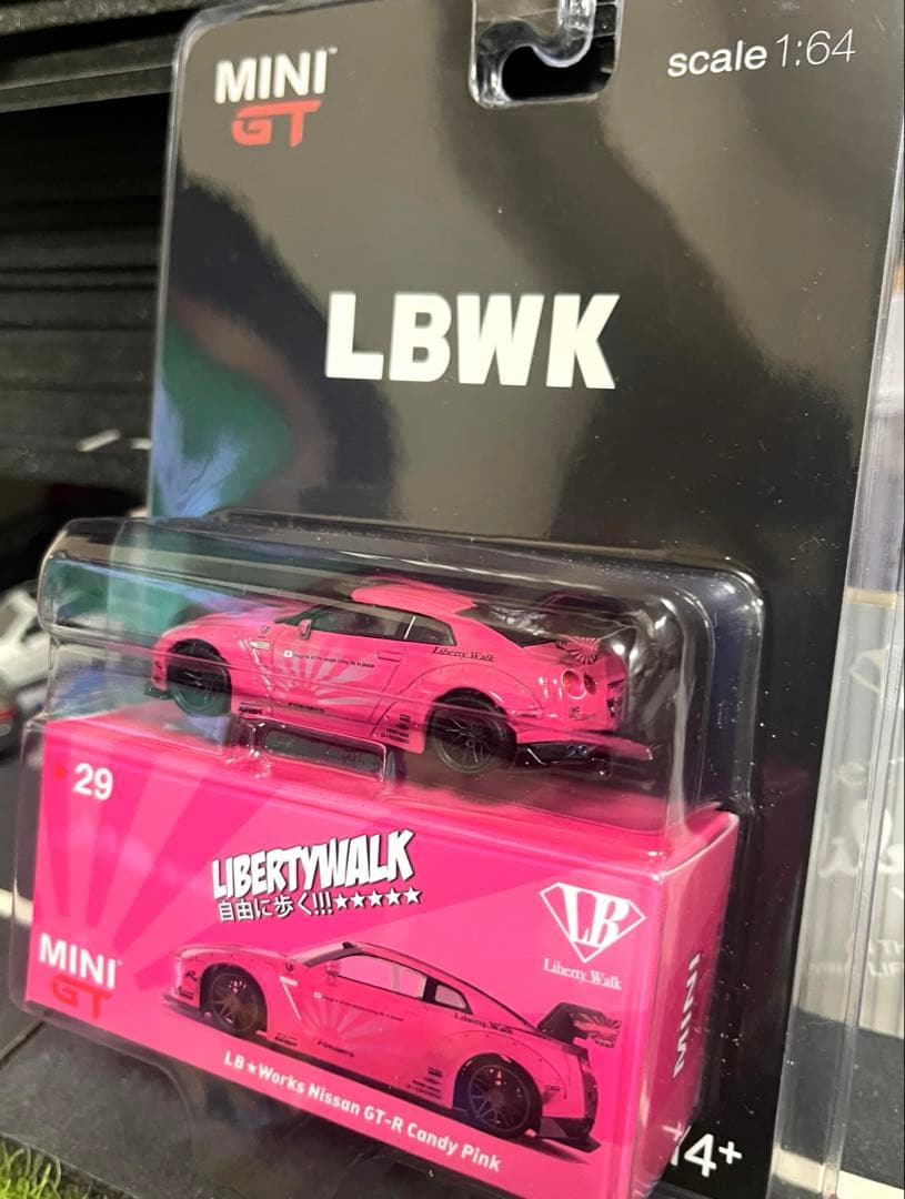 MINI GT LBWorks GT-R キャンディピンク　未開封品