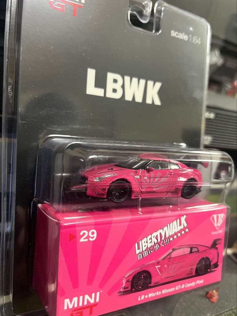 MINI GT LBWorks GT-R キャンディピンク　未開封品