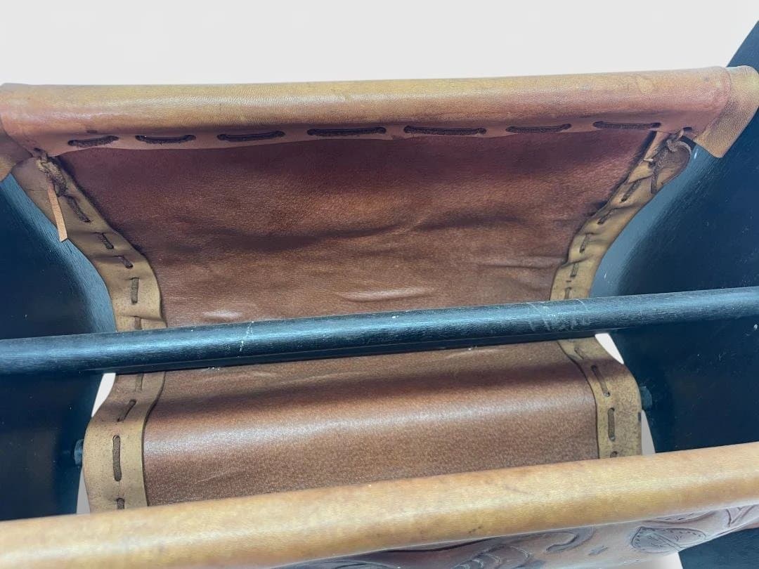 フクロウ　彫刻　レザー　本革　マガジンラック　本棚　b032