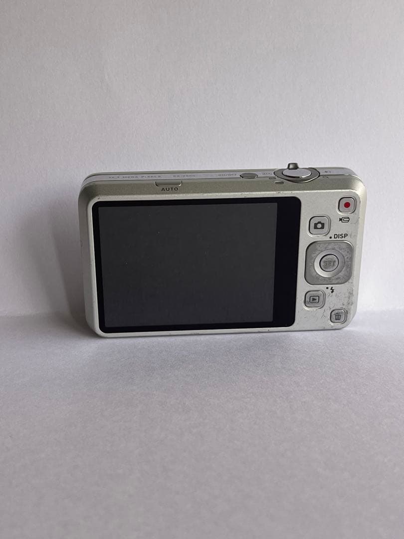 デジタルカメラ CASIO EXILIM EX-Z800