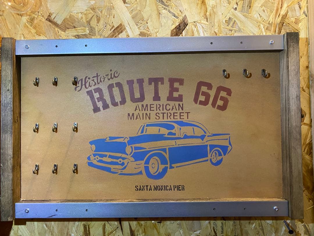 センサー照明付き　壁掛け収納　アクセサリー収納　アメリカン　diner