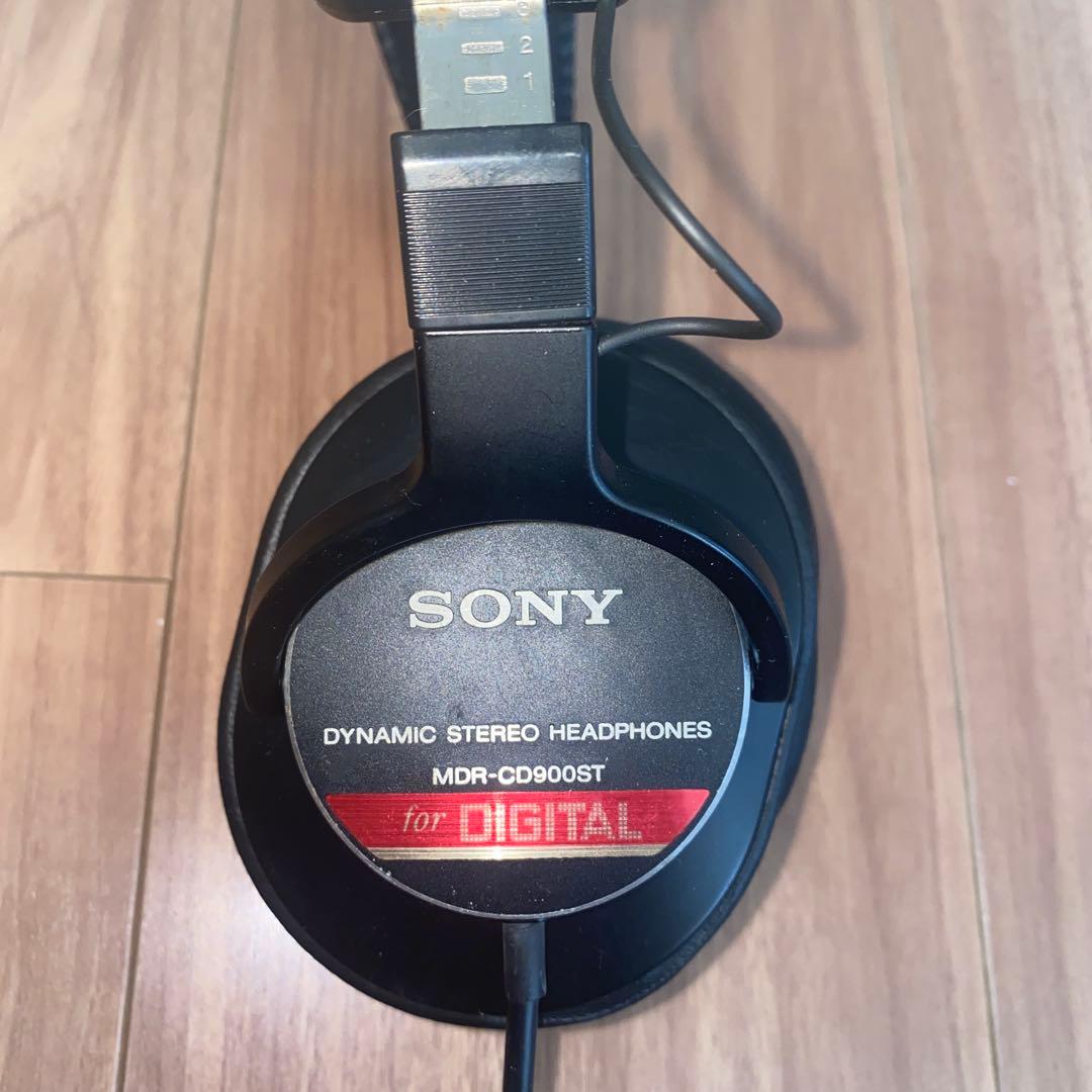 SONY 有線ヘッドホンMDR-CD900ST