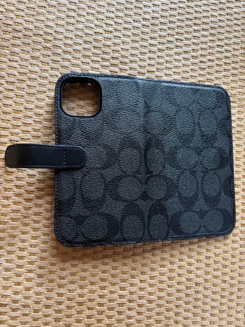 よっちゃん【美品】COACH iPhone 15 手帳型ケース ブラック
