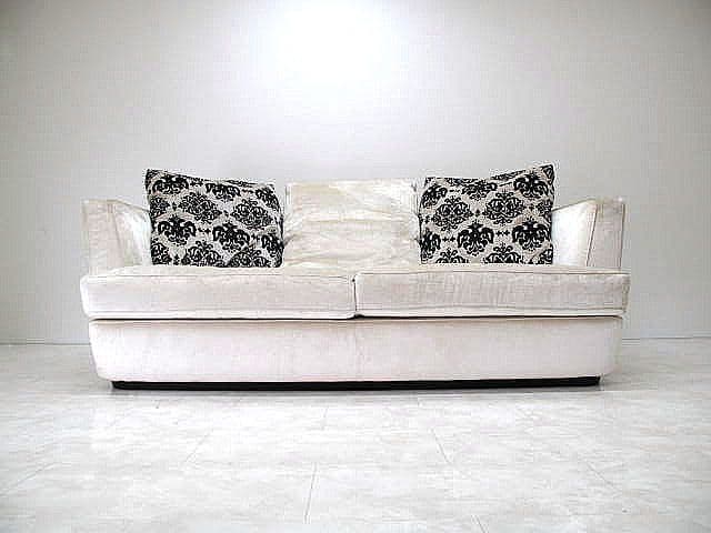 【展示品】フェンディカーサ 最高級ラグジュアリーソファ 　　3人掛けソファ