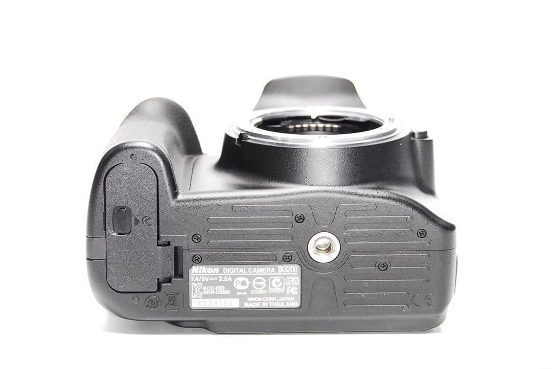 ☘️オマケ豊富☘️Nikon D3200 デジタル一眼レフ　高画質　美品