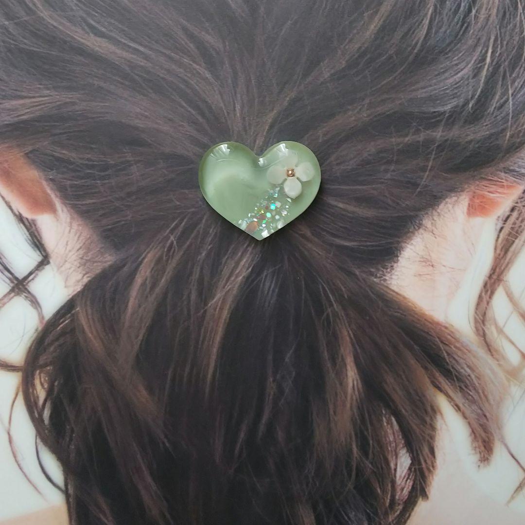 1粒アジサイ パステルグリーンハートレジンヘアゴム