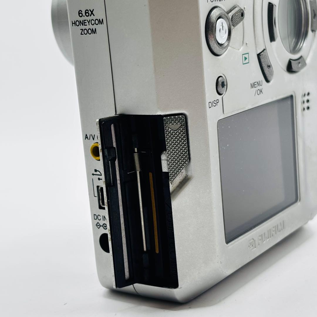Fujifilm FinePix 6800 Zoomポルシェデザイン　デジカメ