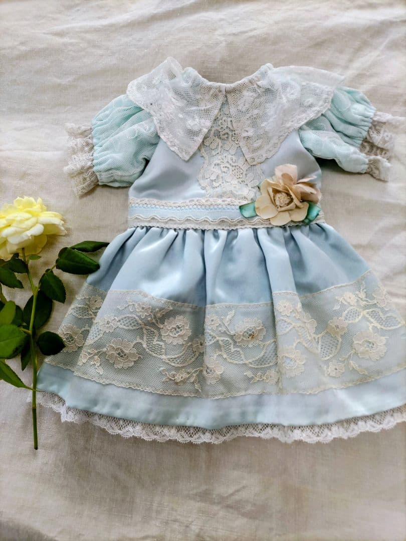 アンティークビスクドール水色シルクサテンのドレス♡　 　55cm〜60cm