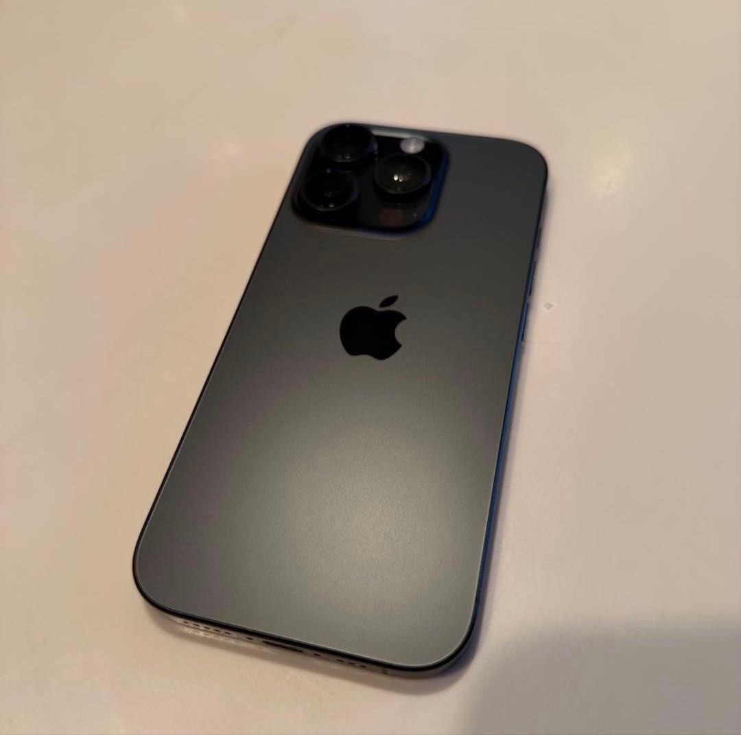 Apple iPhone 16Pro スペースグレー