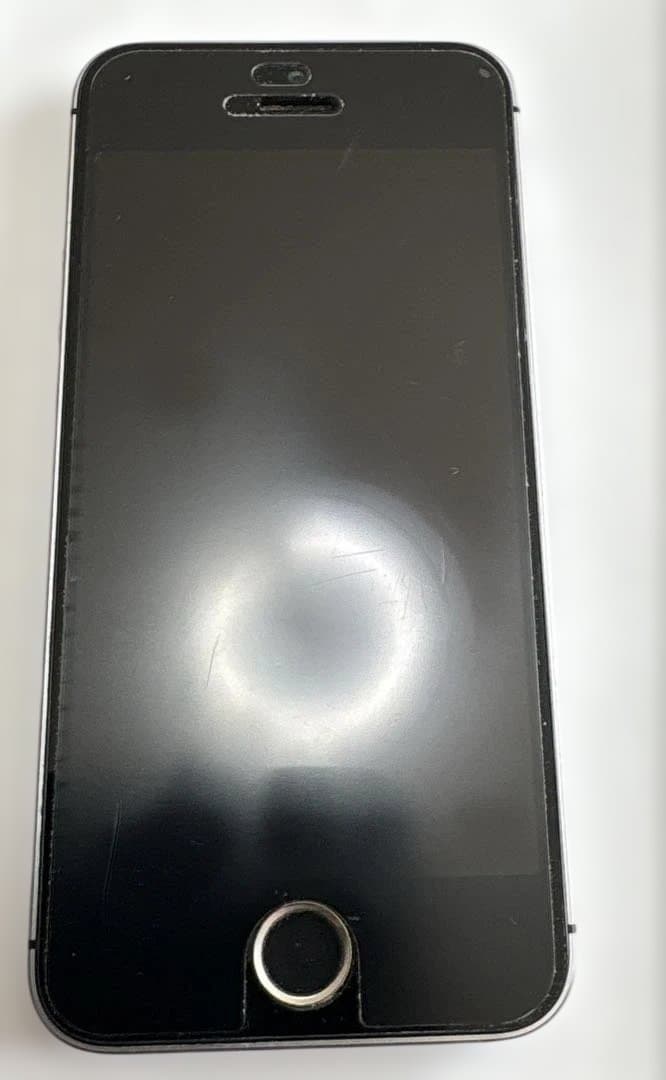 iPhone SE SIMロックなし 15.8.5