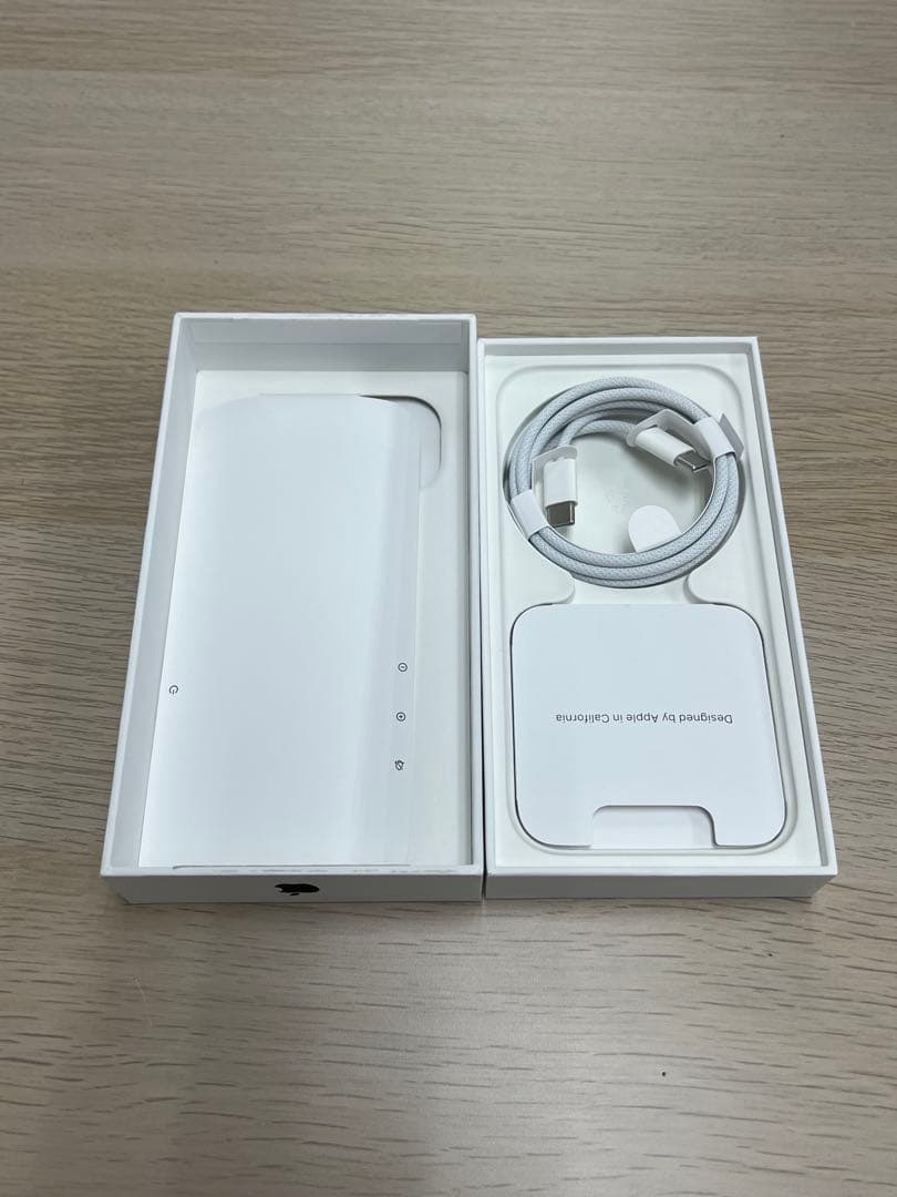 iPhone 15 128GB ブラック SIMフリー　充放電回数9