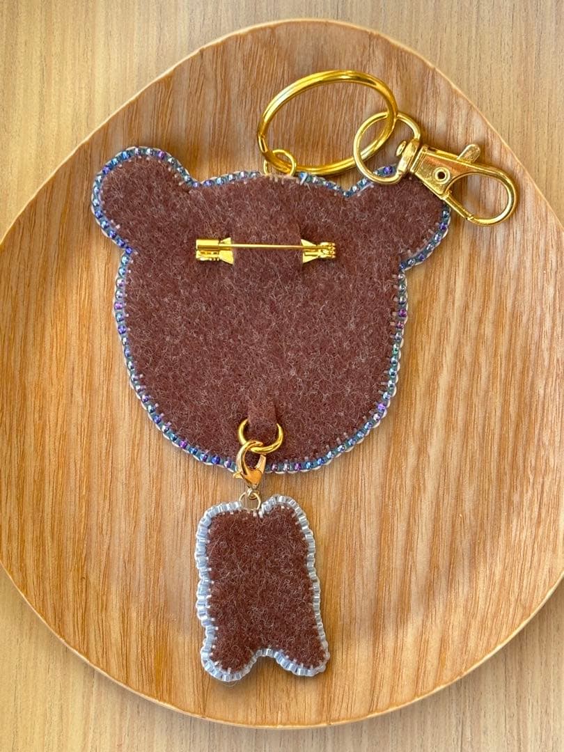 パグ　犬　刺繍　ブローチ　チャーム　ポーチ　ハンドメイド