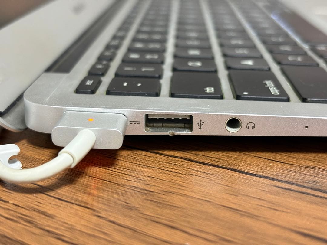 【ほぼ新品バッテリー】MacBook Air 11インチ 2013 256GB