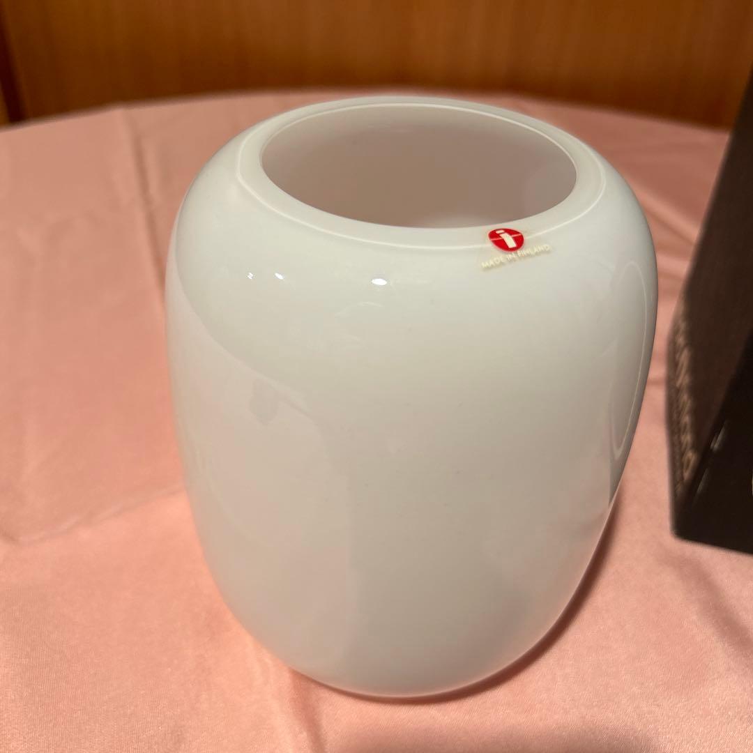 新品199◆イッタラ　ガラス花瓶　白　ヴィンテージコレクション「JURMO」