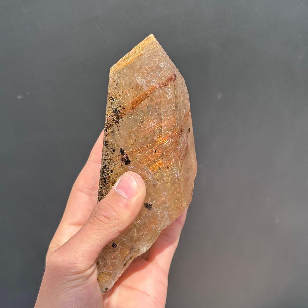 天然石ルチルクォーツのポイント　置物G.63