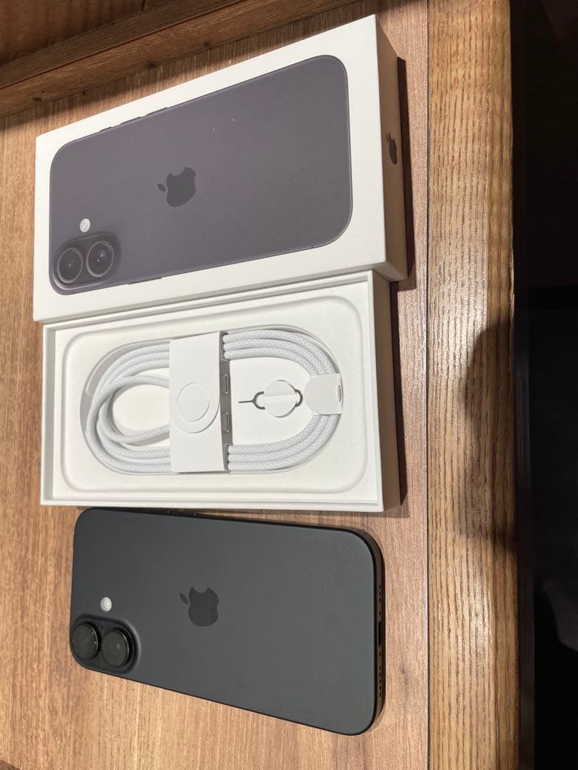 iPhone16 ブラック バッテリー100%