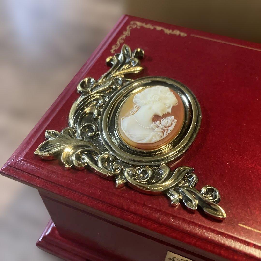 【SANKYO】オルゴール、カメオ付きアクセサリーケース★新品お箱入り、日本製