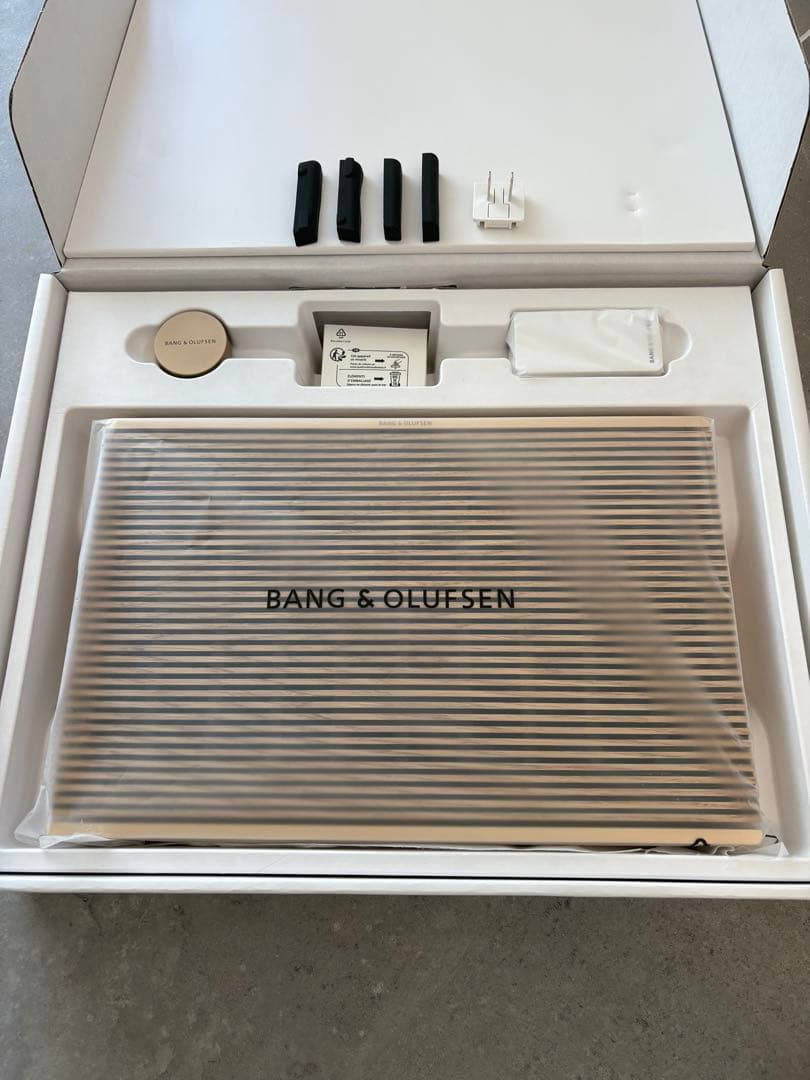 Bang & Olufsen Beosound Level ゴールドトーン