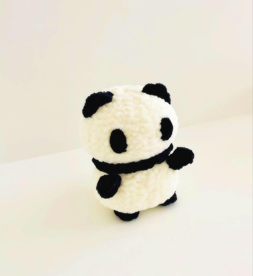大きなパンダさんの編みぐるみ