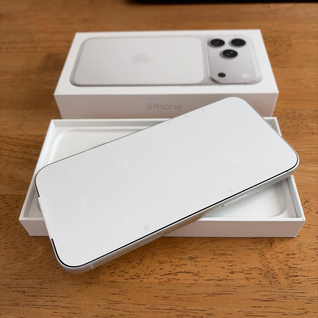 新品 未使用 iPhone17 Pro Max シルバー 256GB 本体