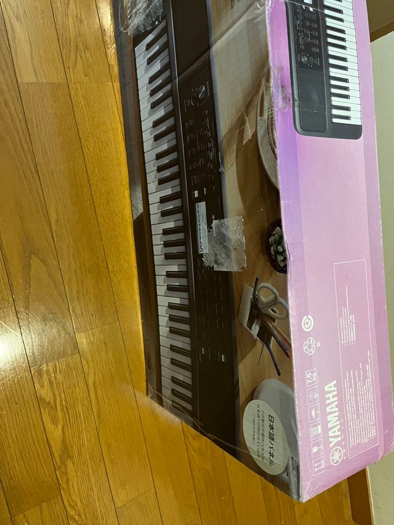 Yamaha PSR-E383キーボード。 新品未開封　箱ダメージ