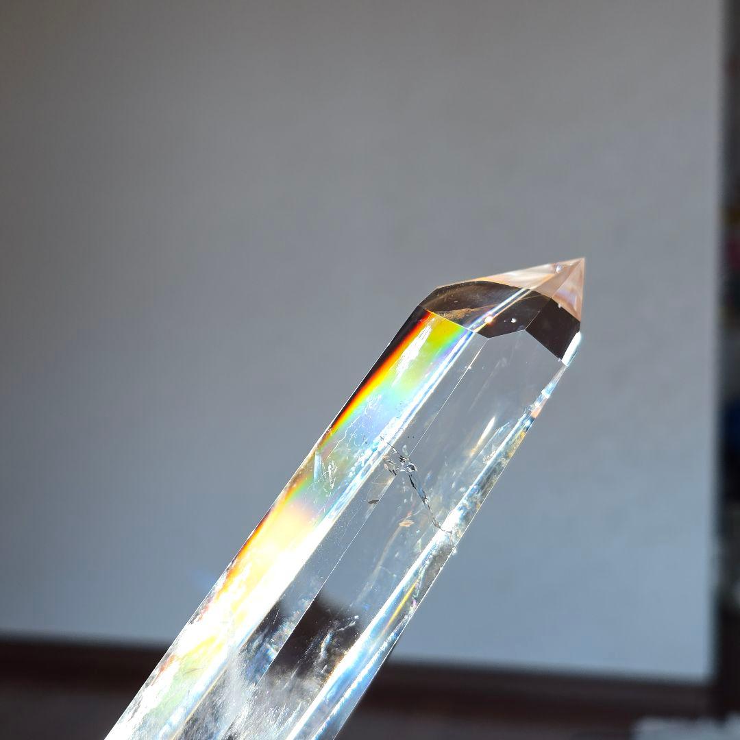 ザンビア産 高透明 水晶 ポイント ブルーエンジェルラダー入り 台座付き 天然石