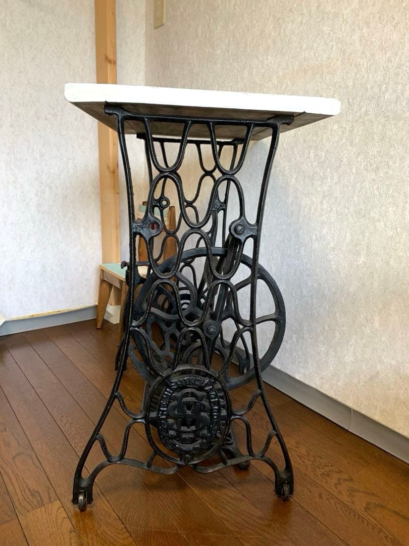 引取可♡アンティーク　ミシンテーブル　雑貨　テーブル　MISHIN カフェ