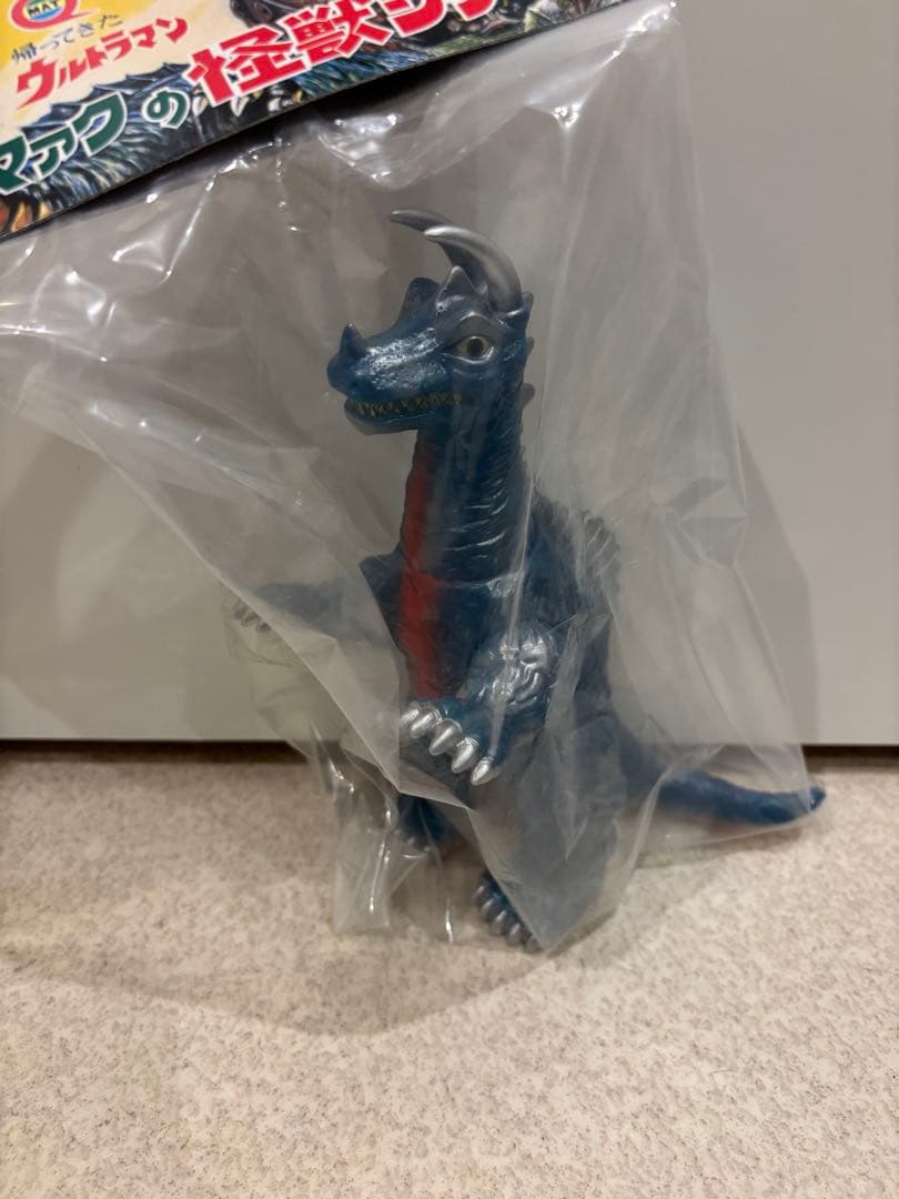 ブルマァク キングザウルス三世（ポスターカラー）帰ったきたウルトラマン