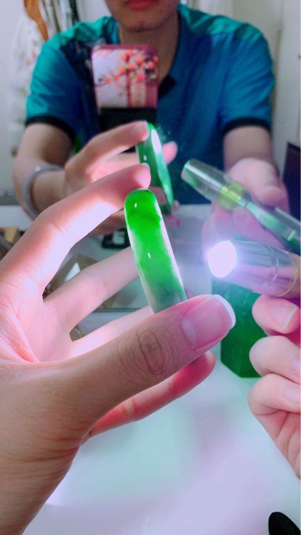 翡翠製 緑色 バングル59mm