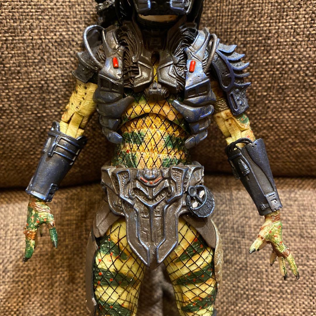 最終価格　美品　NECA アルティメットアーマードロストプレデター　7インチ