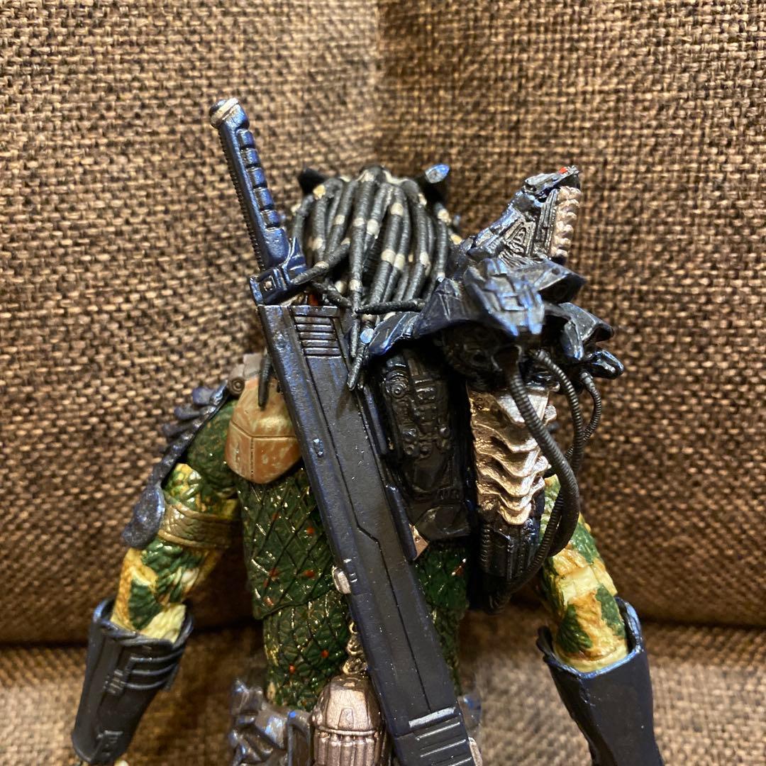最終価格　美品　NECA アルティメットアーマードロストプレデター　7インチ